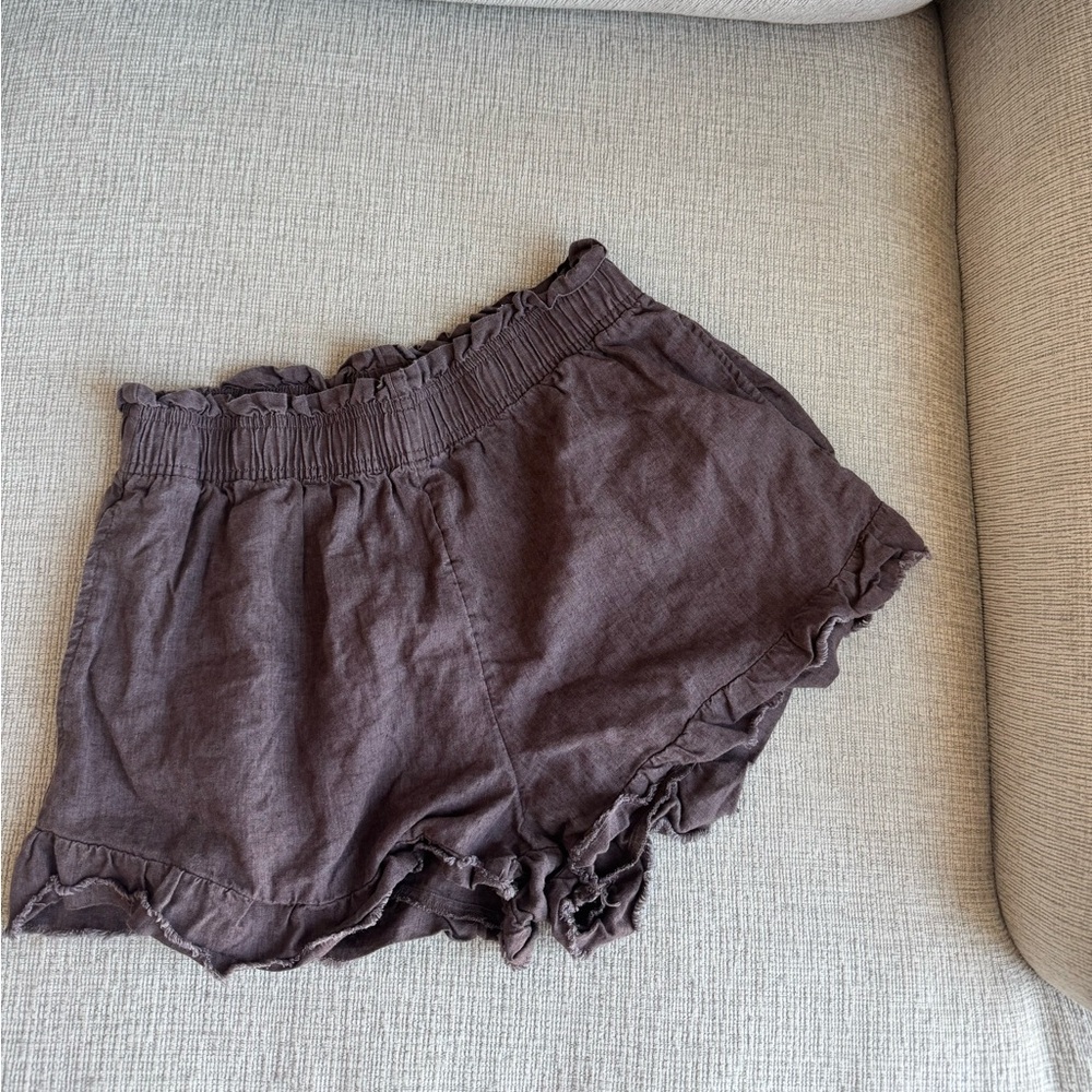Women's Ruffled Hem Shorts - Brown
